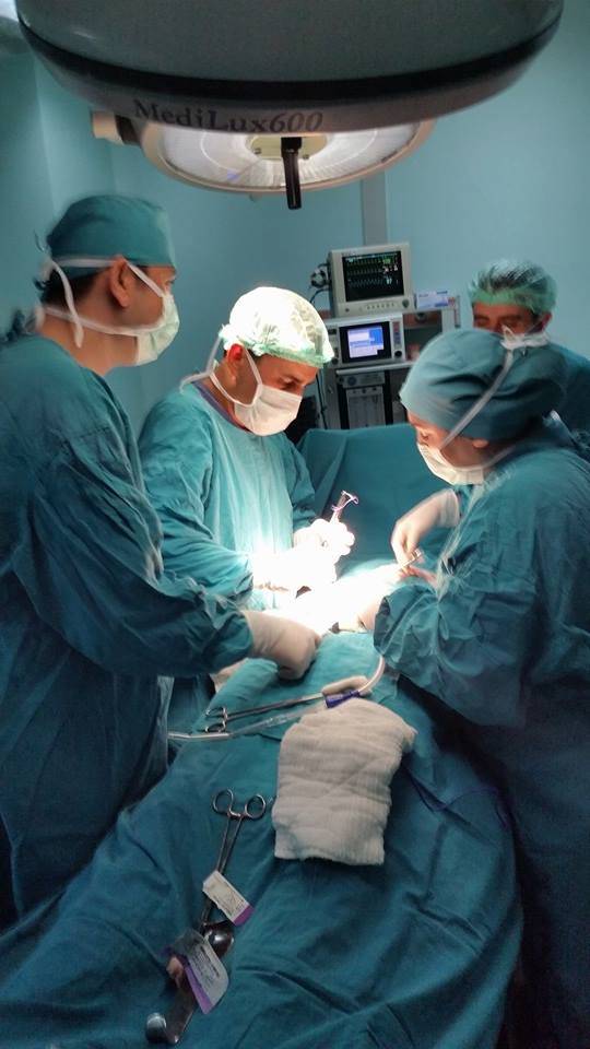 Perfore Apandisit ameliyatı esnasında - Dr. Ertan BEYATLI